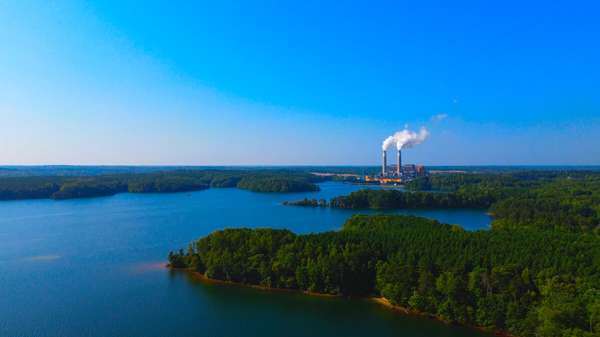 FERC Accepts Duke Energy Carolinas' Large-Load Transmission Terms in 4-1 Vote Over Chang Dissent