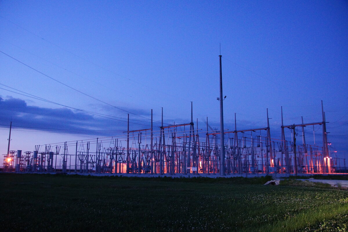 MISO Files 'LARS' at FERC: Parallel 120-Day Study for 200-MW-Plus Loads and Paired Generation